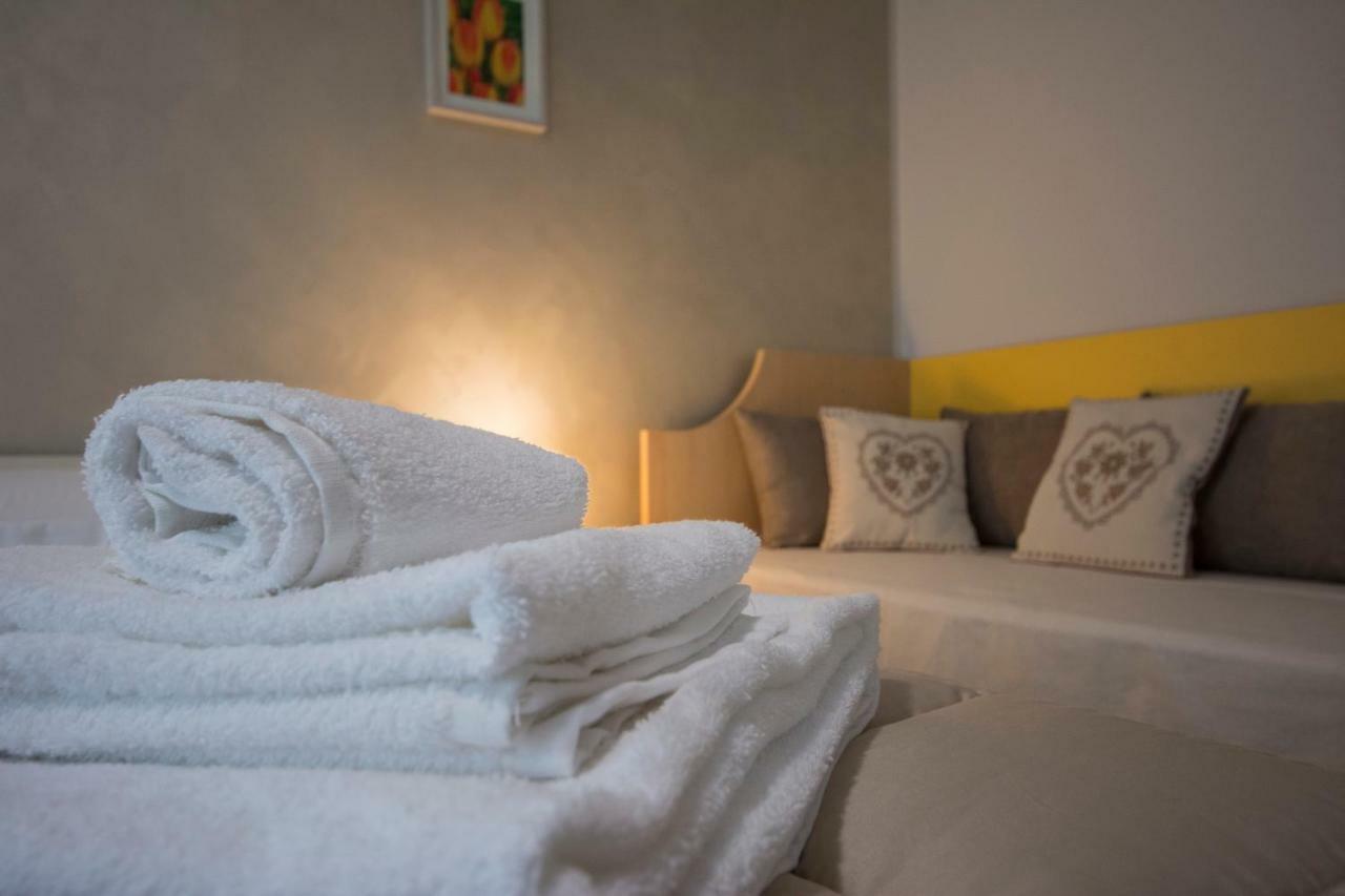Bed & Breakfast Profumo D'Estate Agliana Bagian luar foto